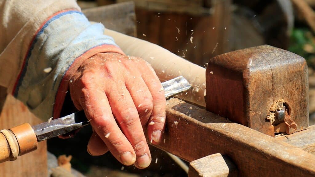 A Guide to Choosing the Best Woodworking Clamps