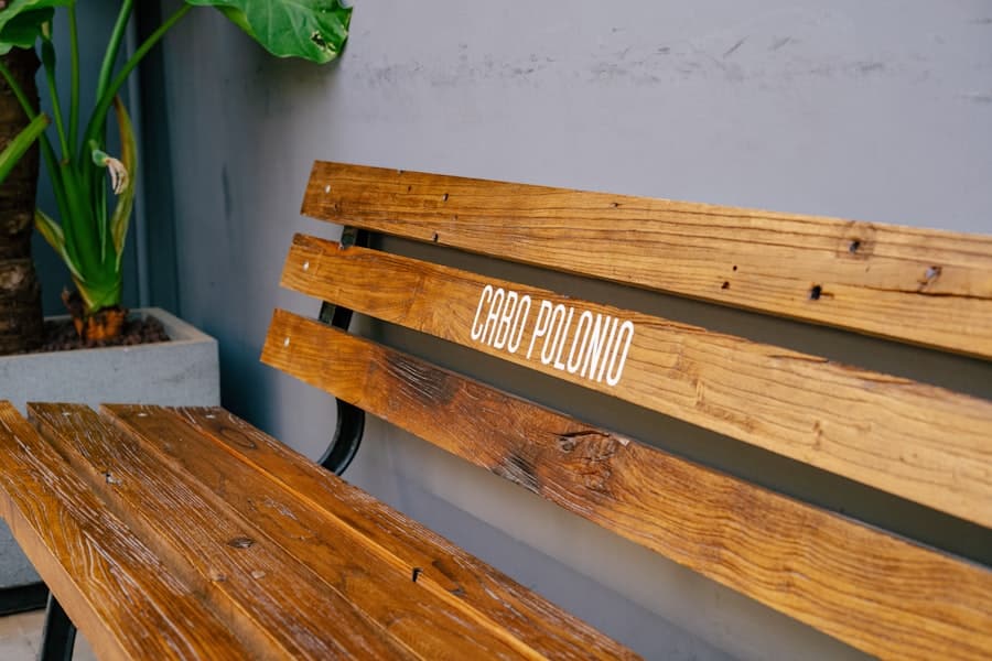 Photo Reclaimed Wood Bar