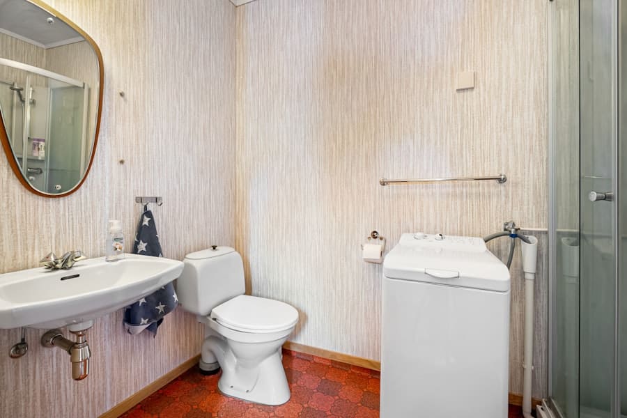 Photo Bathroom Vanity Woodworking Plans