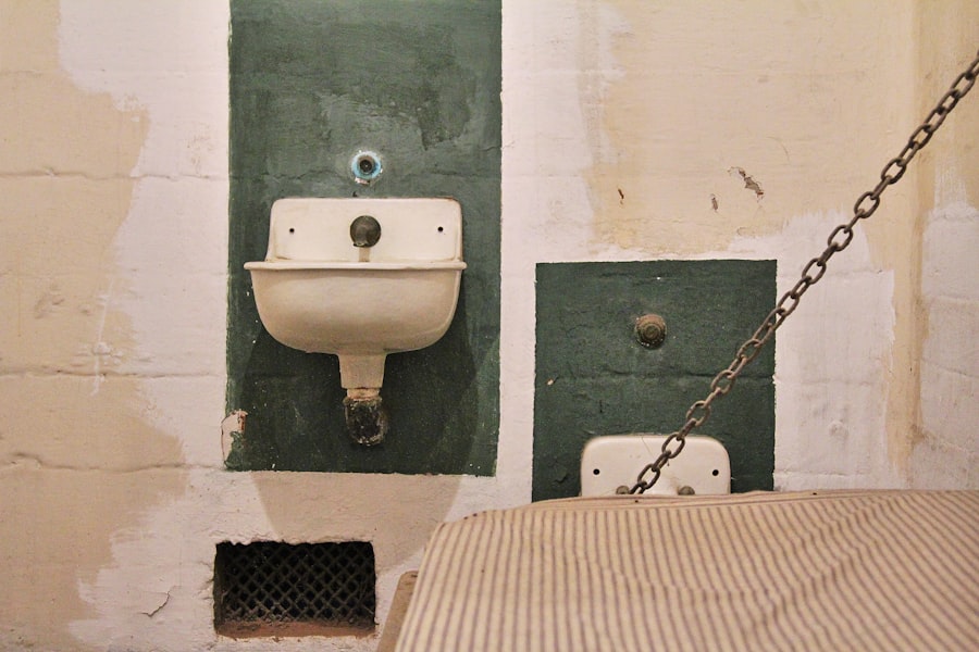 Photo Vintage Bathroom Vanity Woodworking Ideas